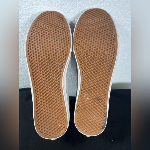 Vans High Tops Shoes - Grey & White - Women’s Size 8.5 & Men’s Size 7 - Picture 11 of 14